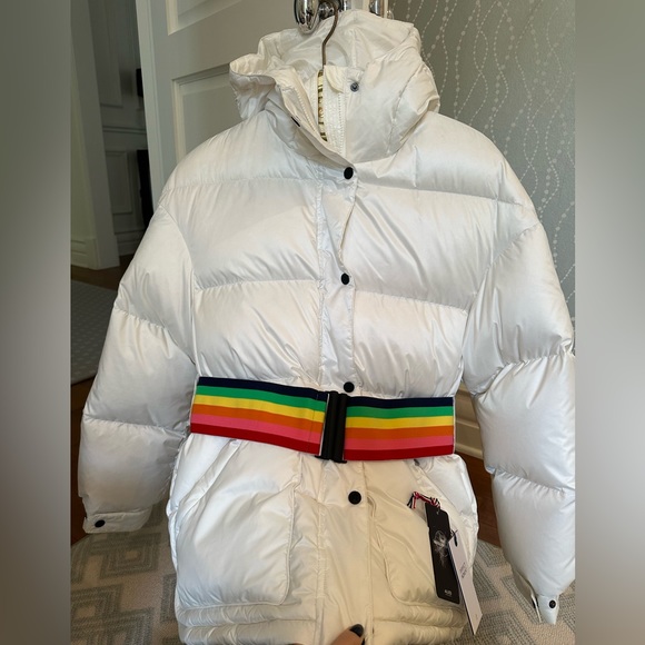 PERFECT MOMENT SKI JACKET - NEW WITH TAGS - Picture 2 of 9